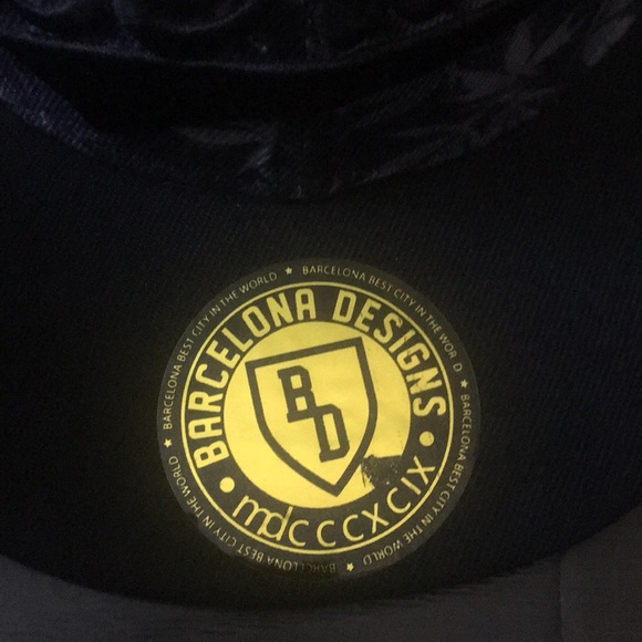 Berlin Designs Berlin Snap Back adjustable Hat - Picture 6 of 8